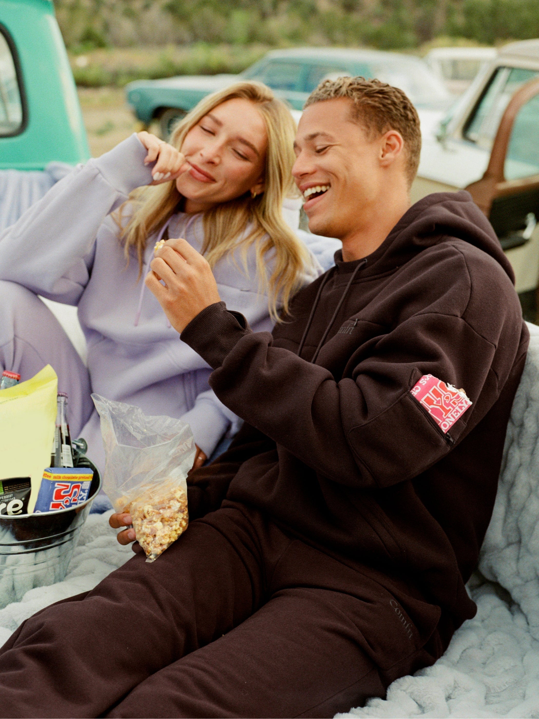 Comfrt Snak Hoodie Heavyweight Fleece Snack Pocket Design